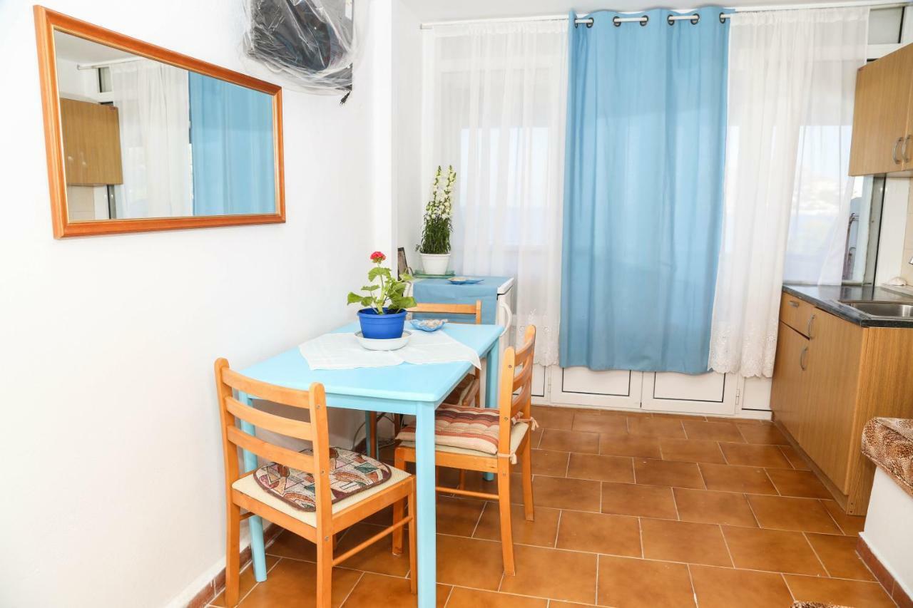 Tony's * Alinda (Leros)